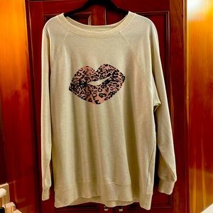 Wildfox Cheetah Kiss Lips Oversized Sweatshirt Cream Pink Size Medium
